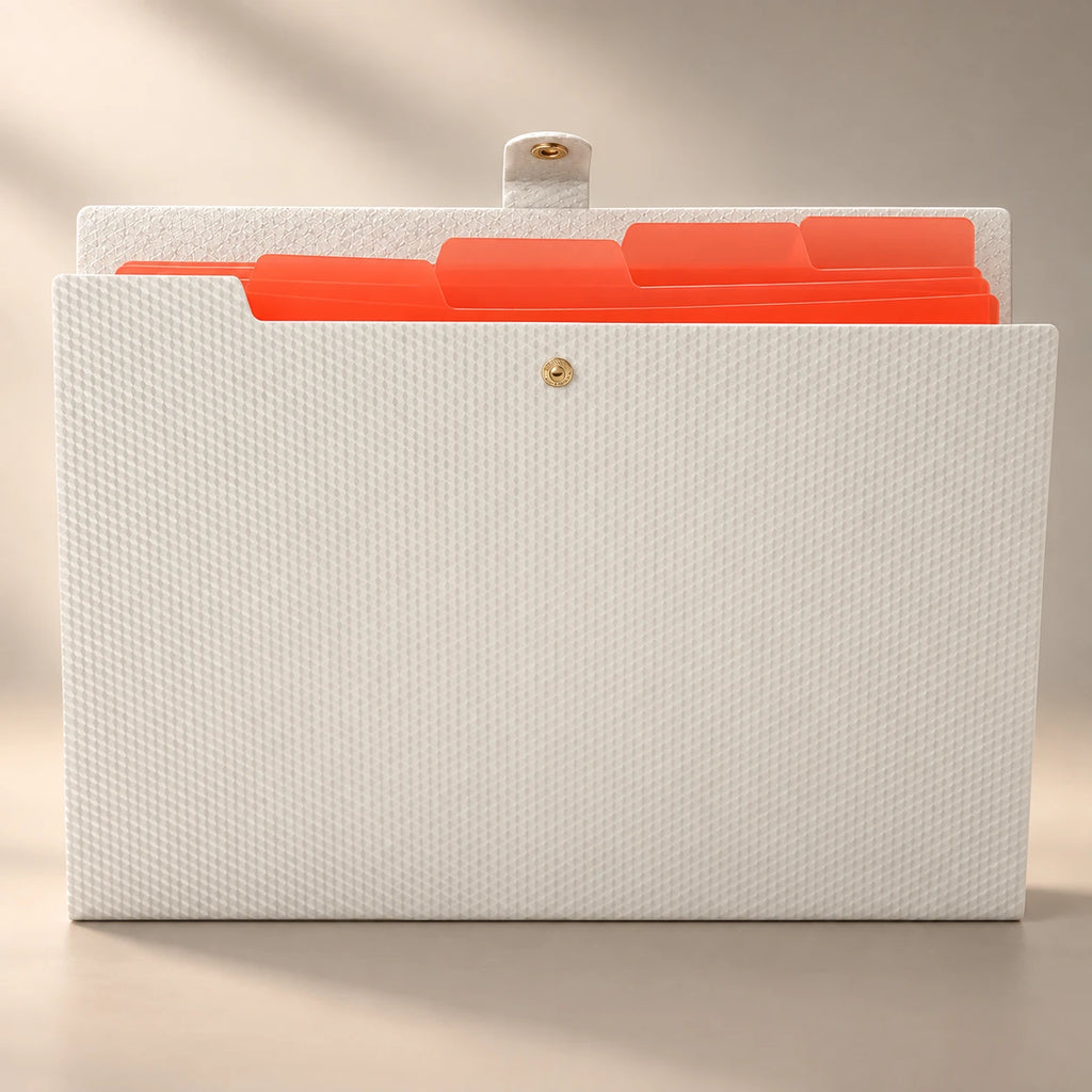 Chemise porte-document accordéon en plastique blanc, à plat de face