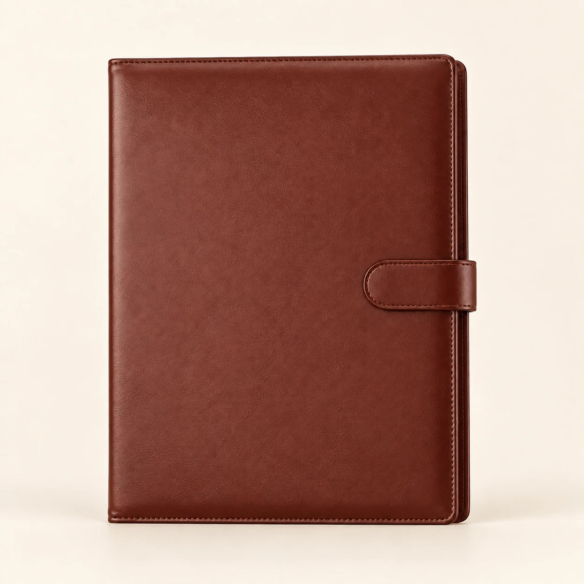 Conférencier porte-document en similicuir marron A4, vue de face fermée