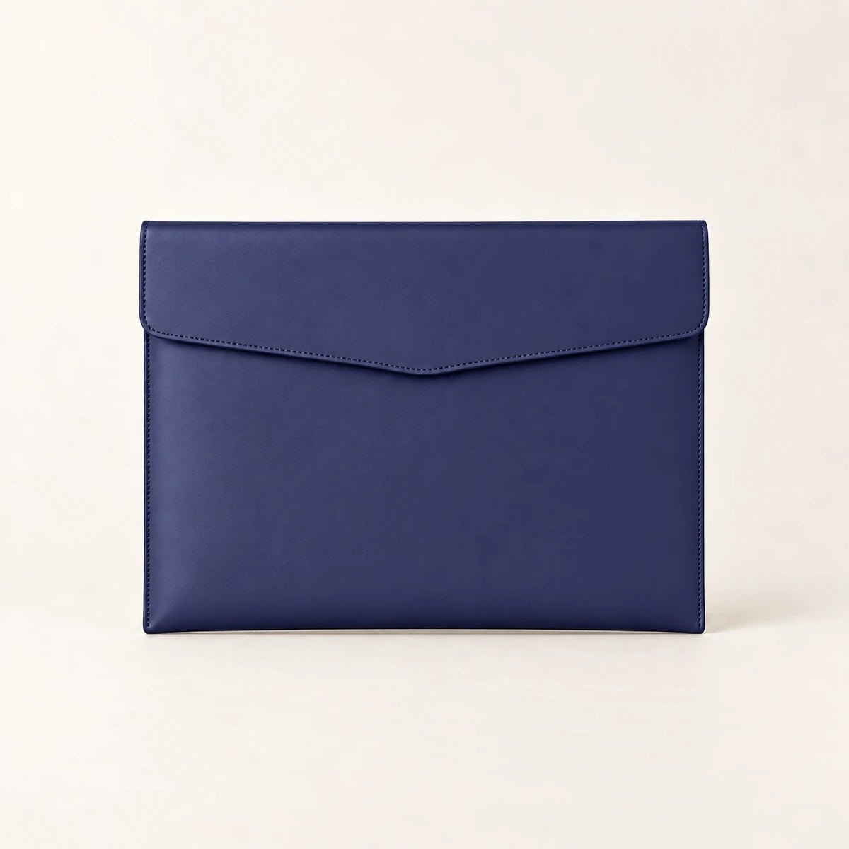 Pochette porte-document en similicuir bleu A4, vue de face fermée