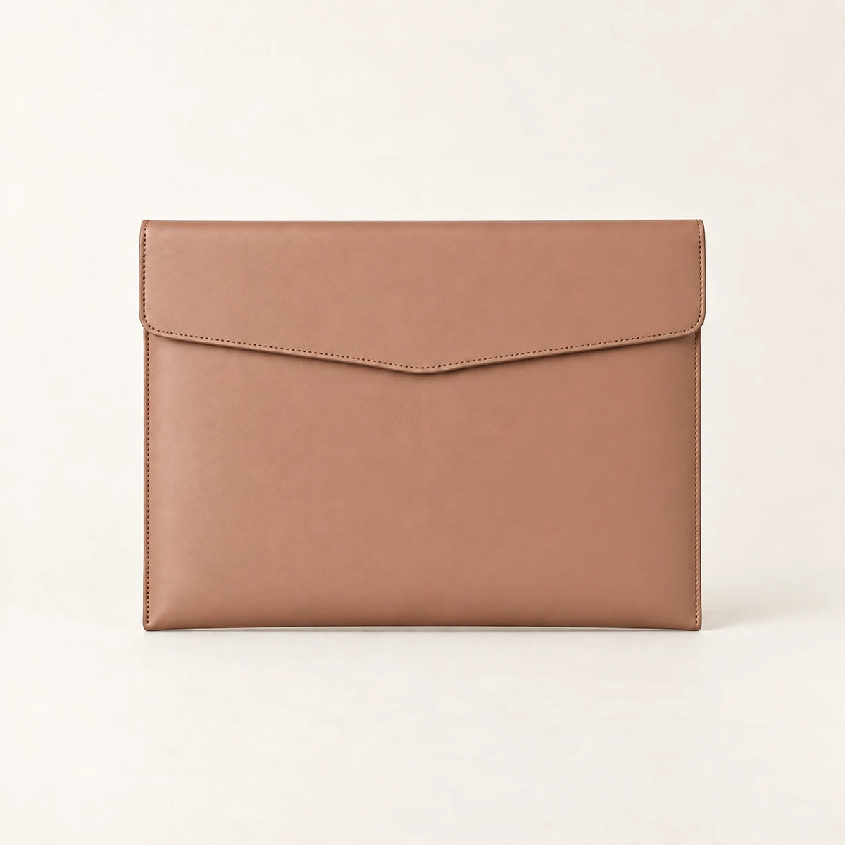 Pochette porte-document en similicuir marron clair A4, vue de face fermée