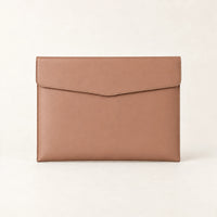 Pochette porte-document en similicuir marron clair A4, vue de face fermée