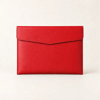 Pochette porte-document en similicuir rouge A4, vue de face fermée