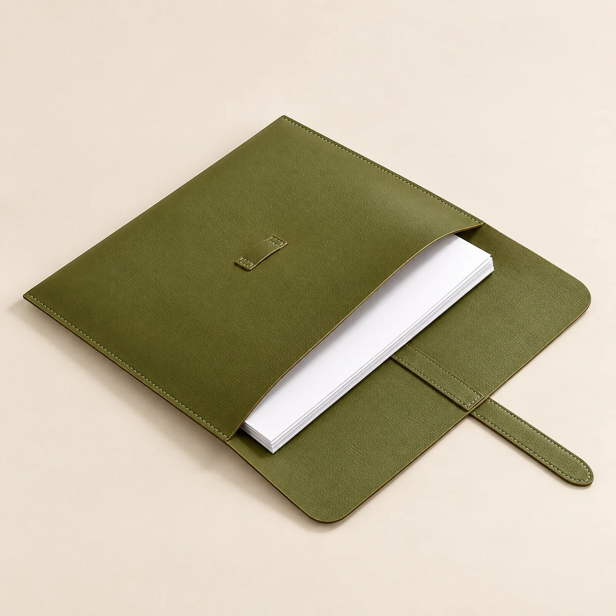 Pochette porte-document en similicuir vert olive ouverte, poche intérieure visible