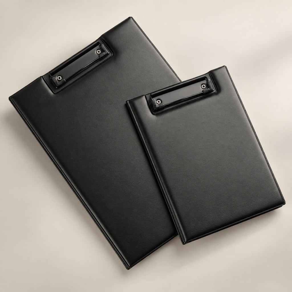 Tablettes porte-document en similicuir noir, formats A4 et A5 côte à côte