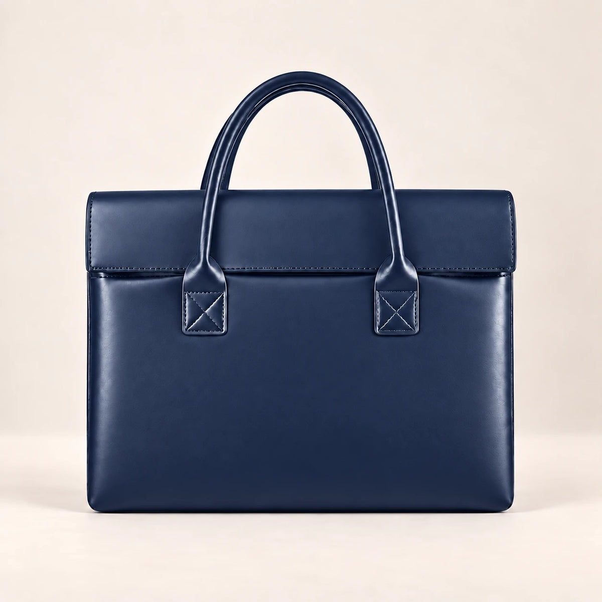 Tote porte-document en similicuir bleu marine, vue de face