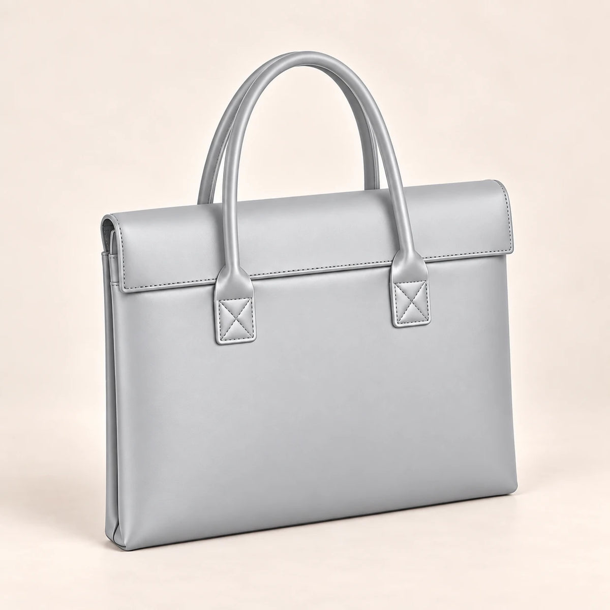 Tote porte-document en similicuir gris, vue trois-quarts