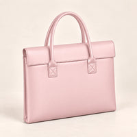 Tote porte-document en similicuir rose, vue trois-quarts